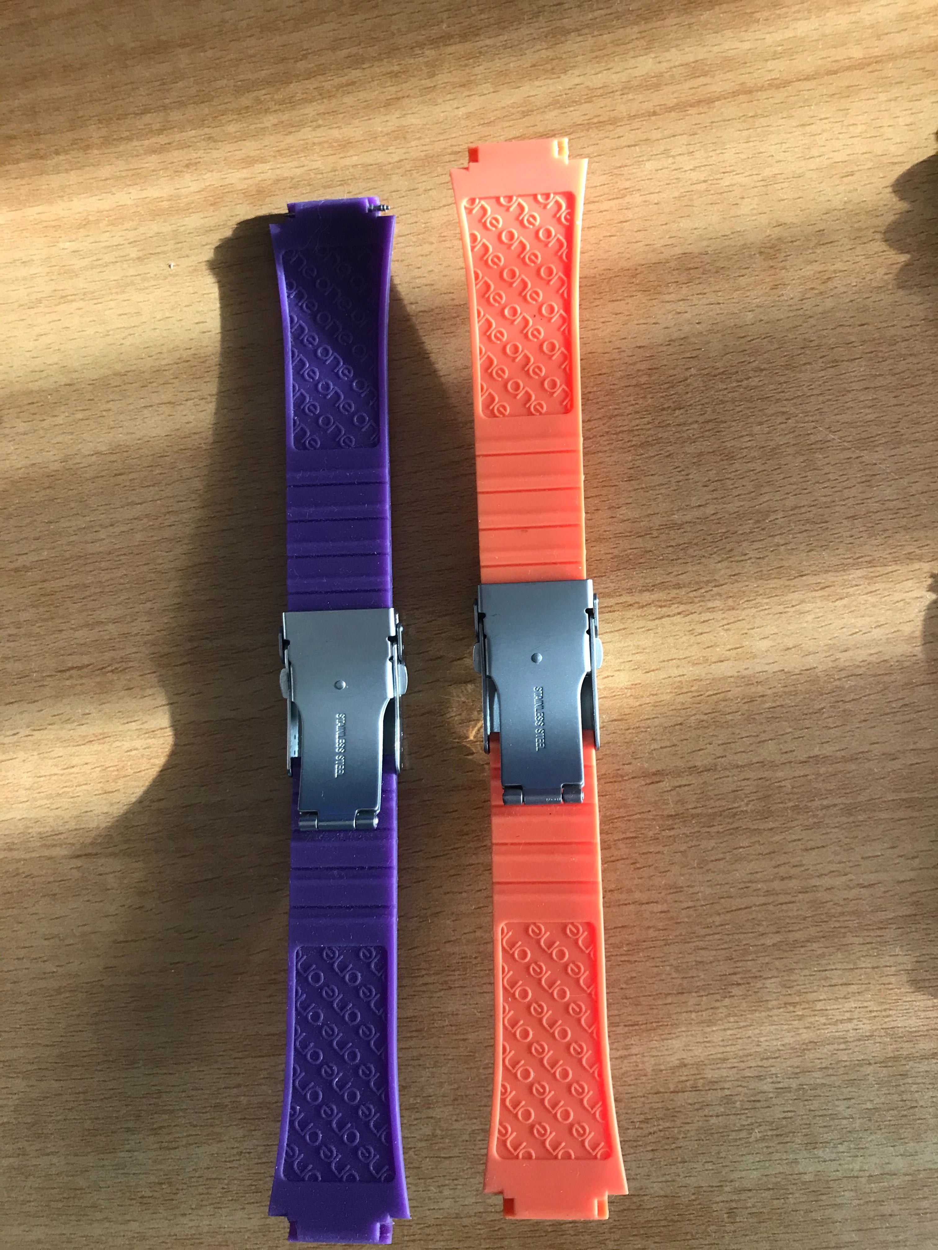 2 braceletes relógio One novas