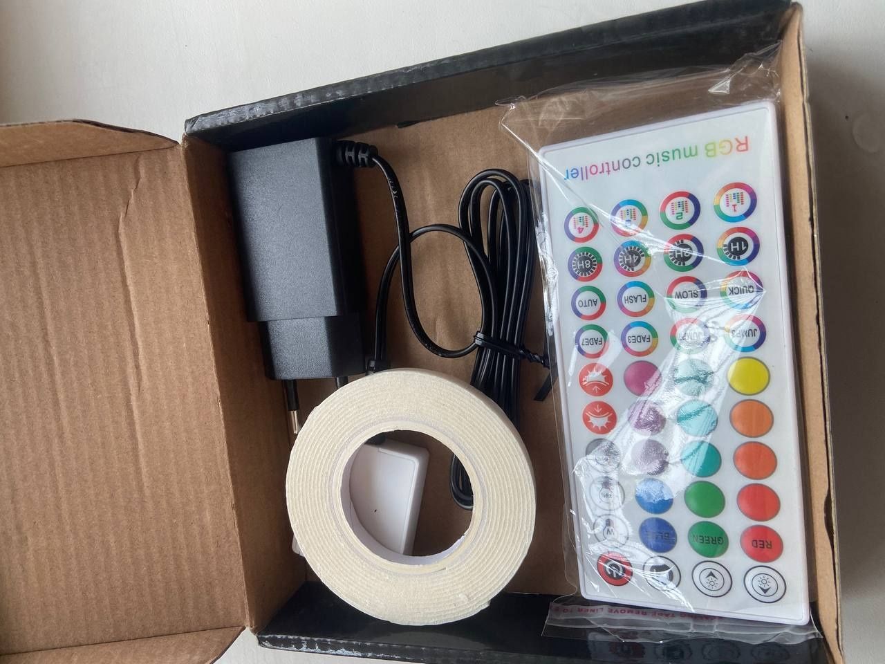 Світлодіодна стрічка LED з пультом ДУ | RGB підсвітка для дому, кімнат