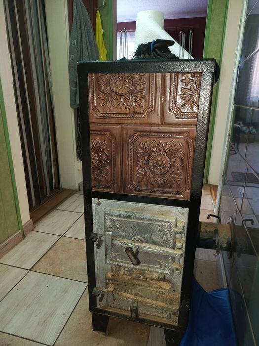 Piec kaflowy wolnostojący