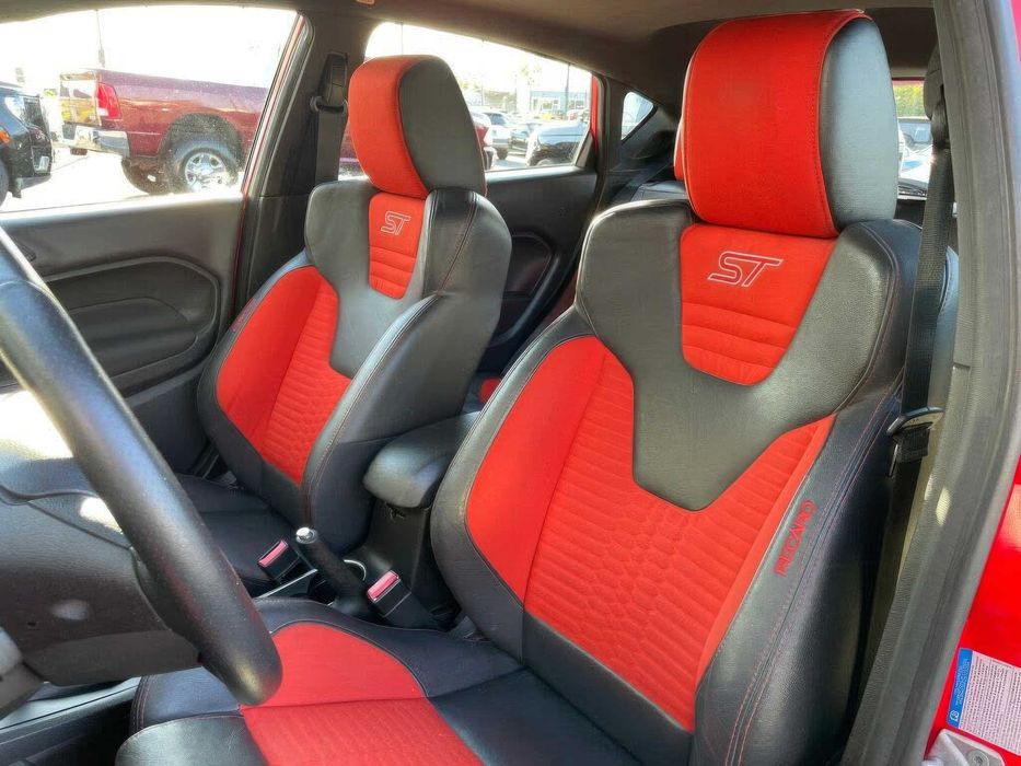 Ford Fiesta ST      2014