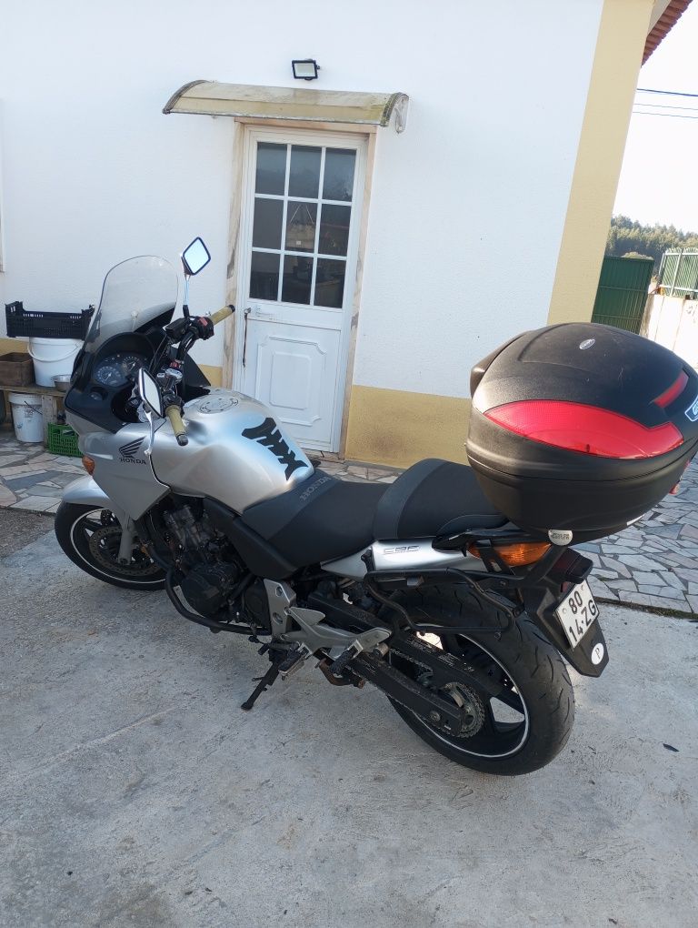 CBF600SA Impecável