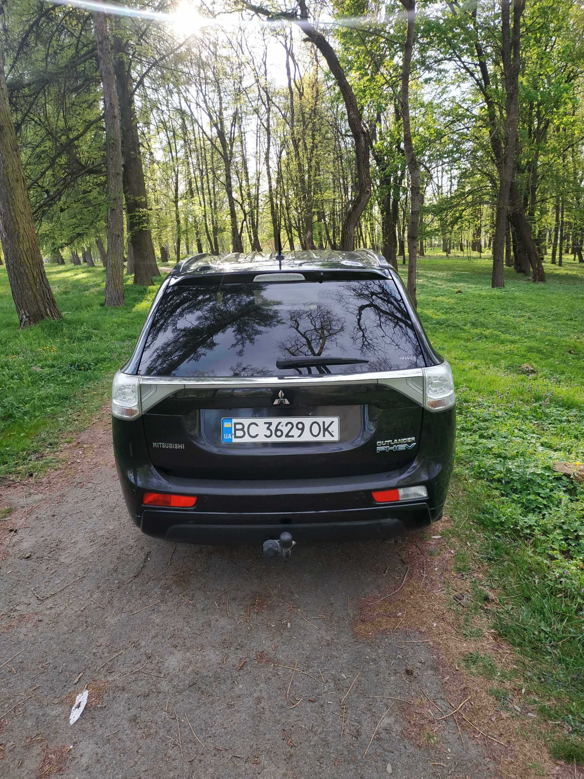 Mitsubishi Outlander Plug-In Hybrid 2014 p.