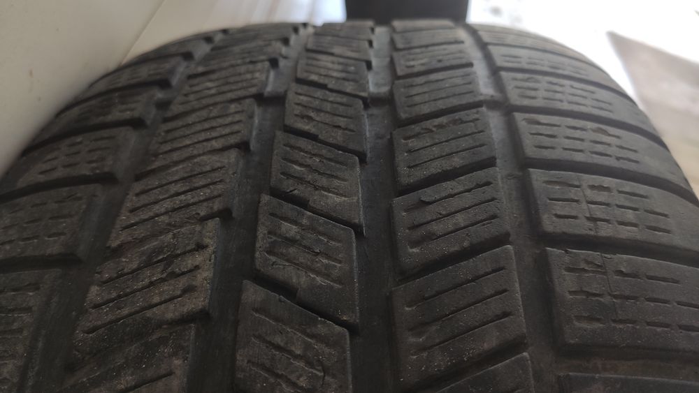 Продам шину зимову 1 шт зима .PIRELLI Scorpion Ice & Snow 255#45#R 20