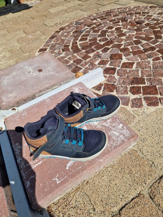 Buty dziecięce sportowo turystyczne