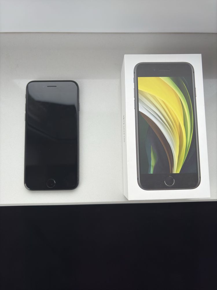 Iphone se 2020 czarny 64GB