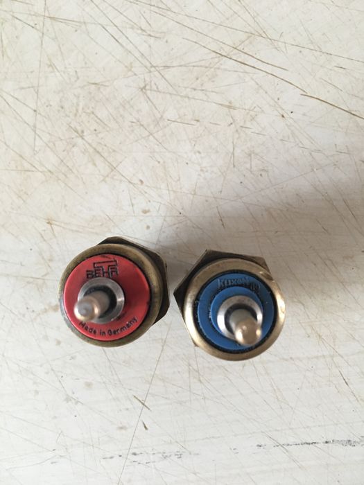 Датчик включення вентилятора,мерседес 124.0055457024.