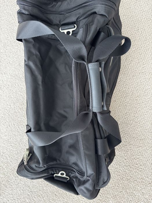 Saco de viagens Guy Laroche novo