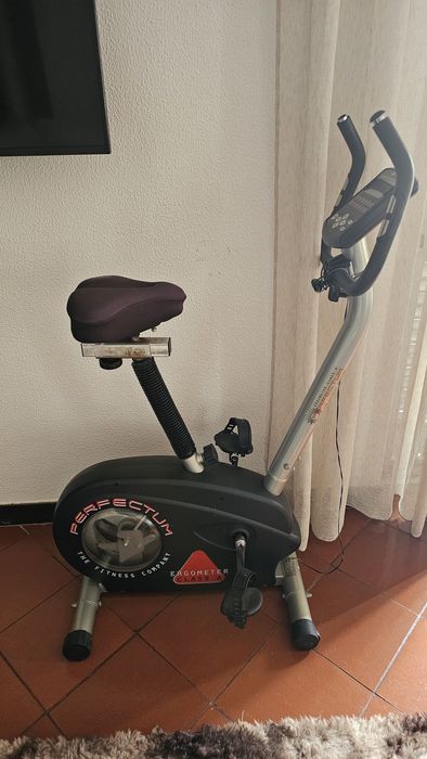 Bicicleta estatística/spinning
Tem alguns anos mas está