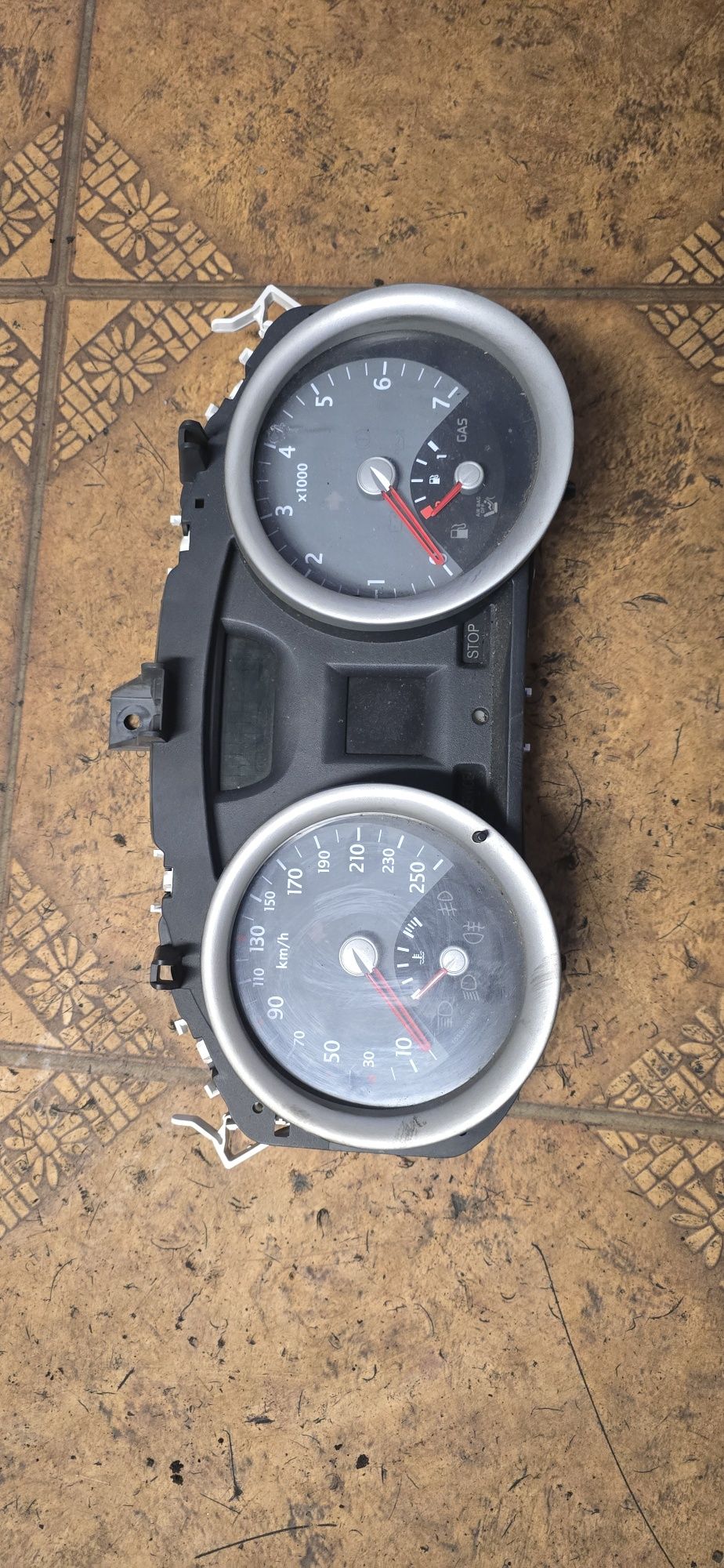 Licznik zegary Renault Megane II 1.9 2002r  82002  92072