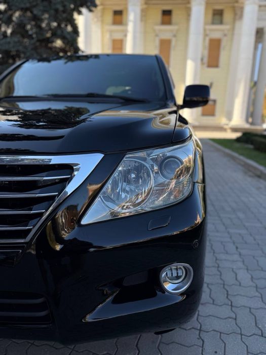 Lexus LX570 2008 года