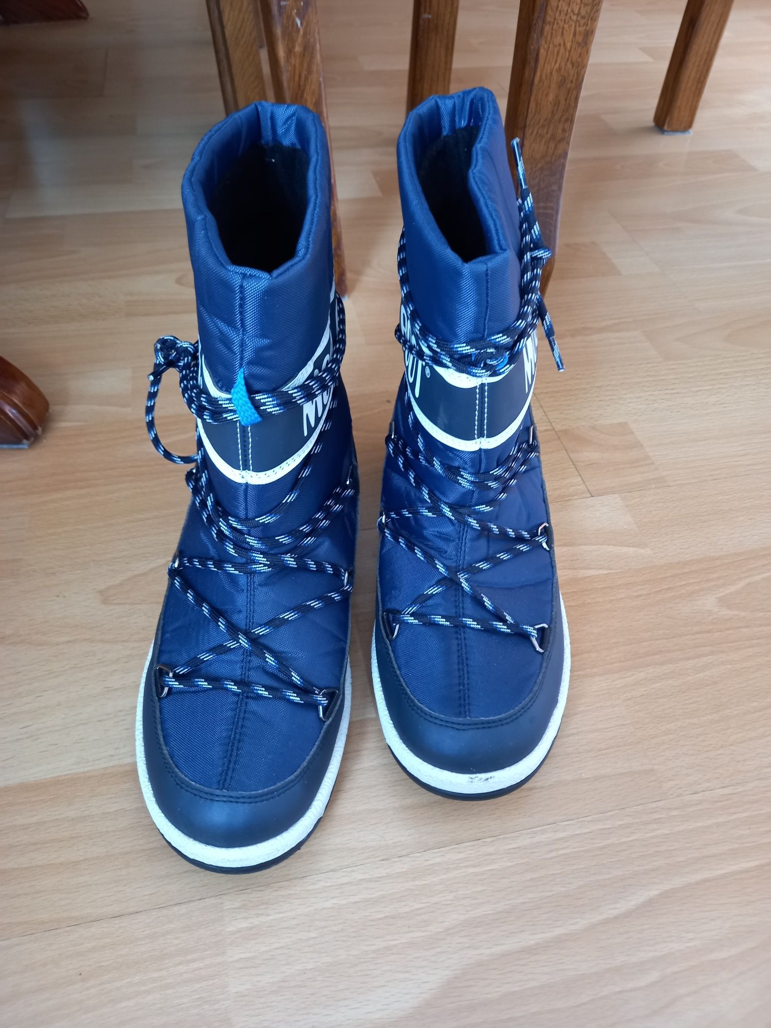 Oryginalne Moon Boot sniegowce 38