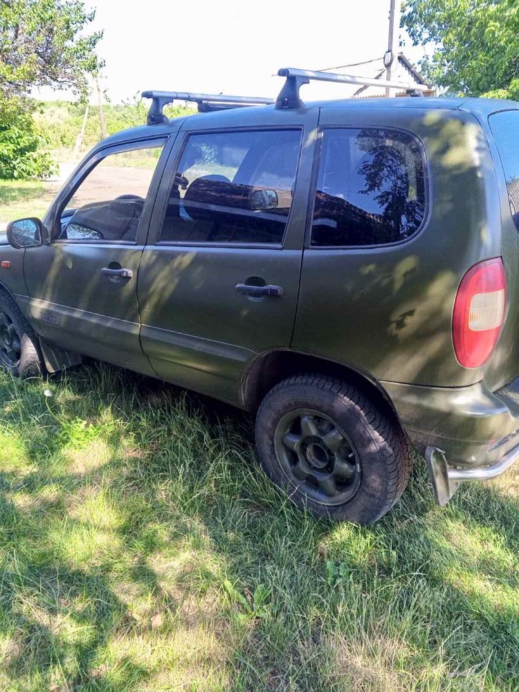 Продам шевроле ниву.