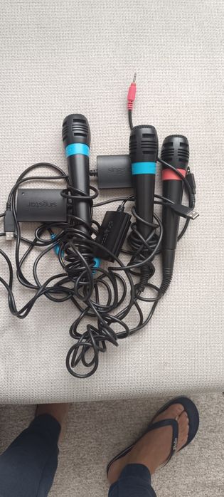 PlayStation 2, 3 Singstar + 1 jogo + câmara