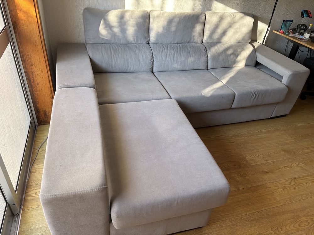 Sofá cinza com chaise longue