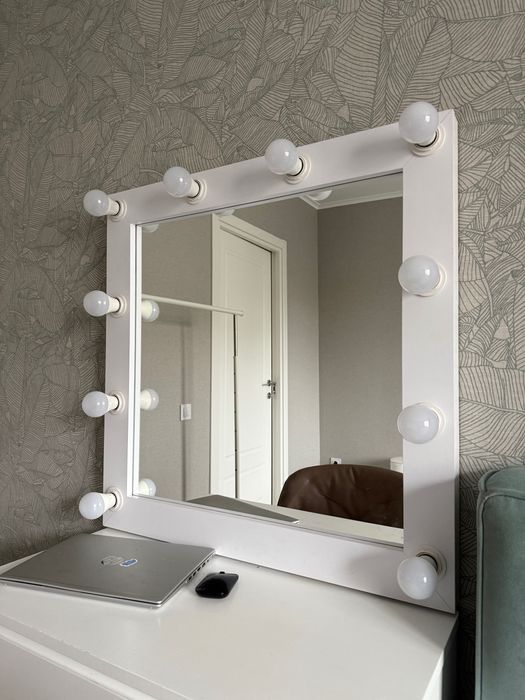 Дзеркало гримерне косметичне