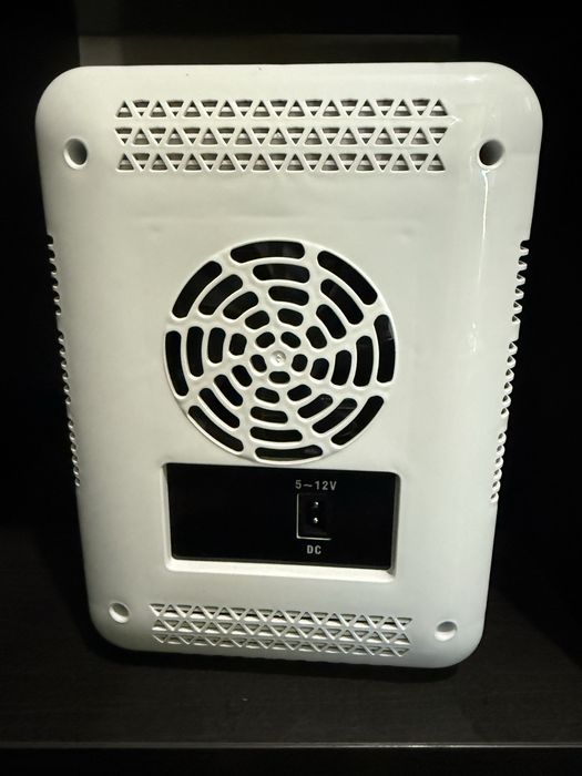 Vendo mini figorifico branco 6L