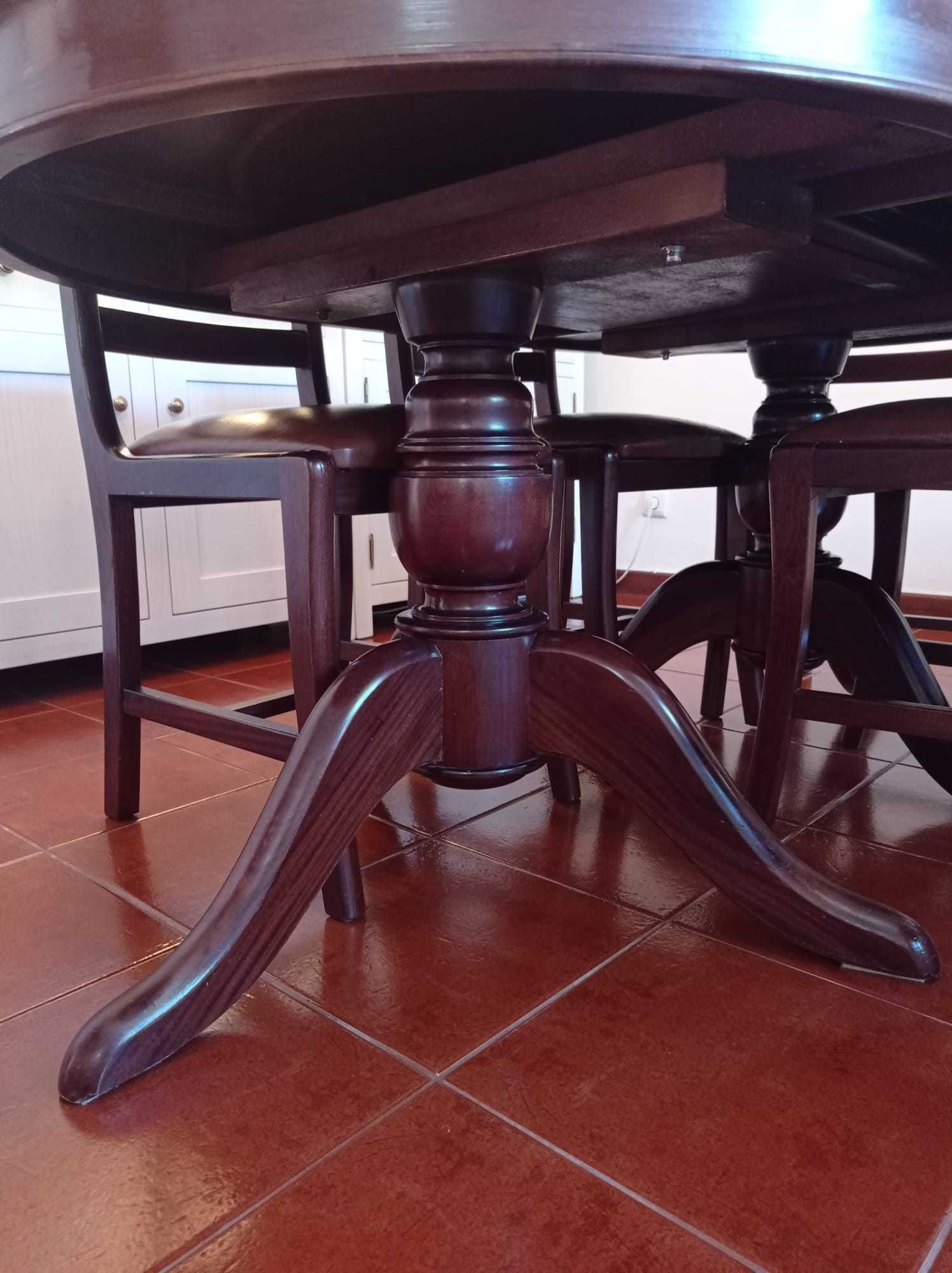 Mesa pé de galo e 6 cadeira madeira mogno