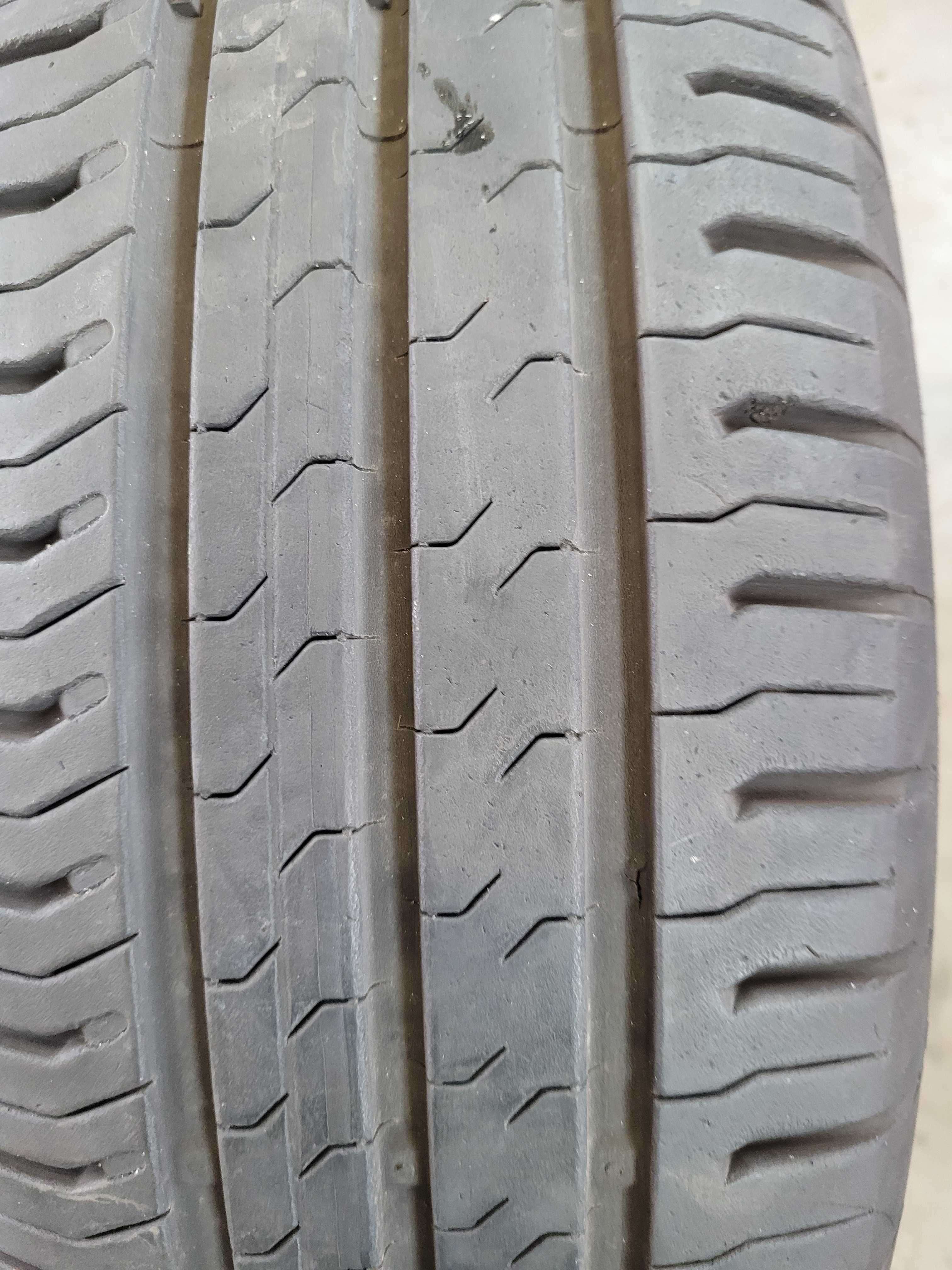 Opona Continental 205/65 R15