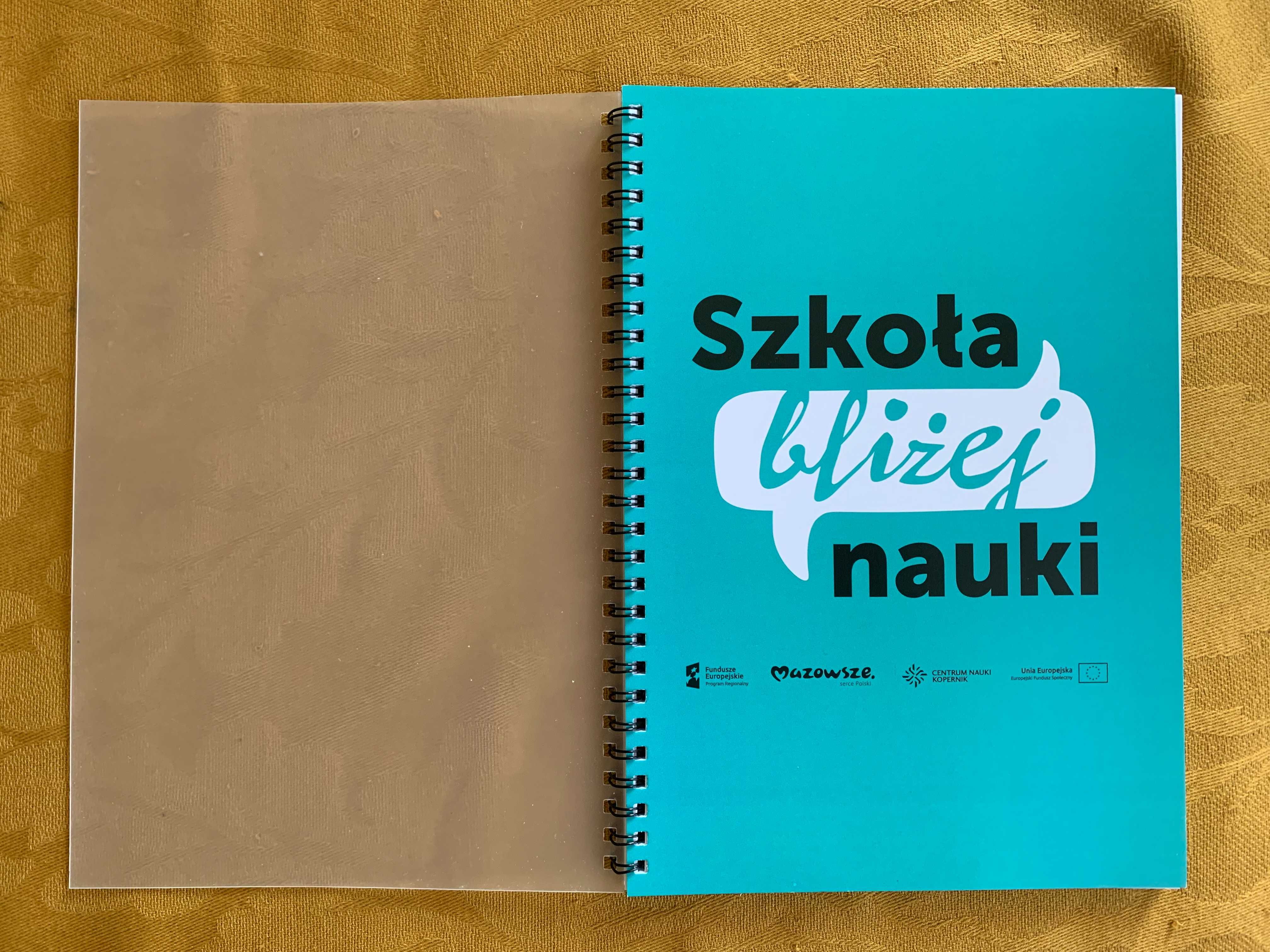 Zielony notes notatnik brulion w linie