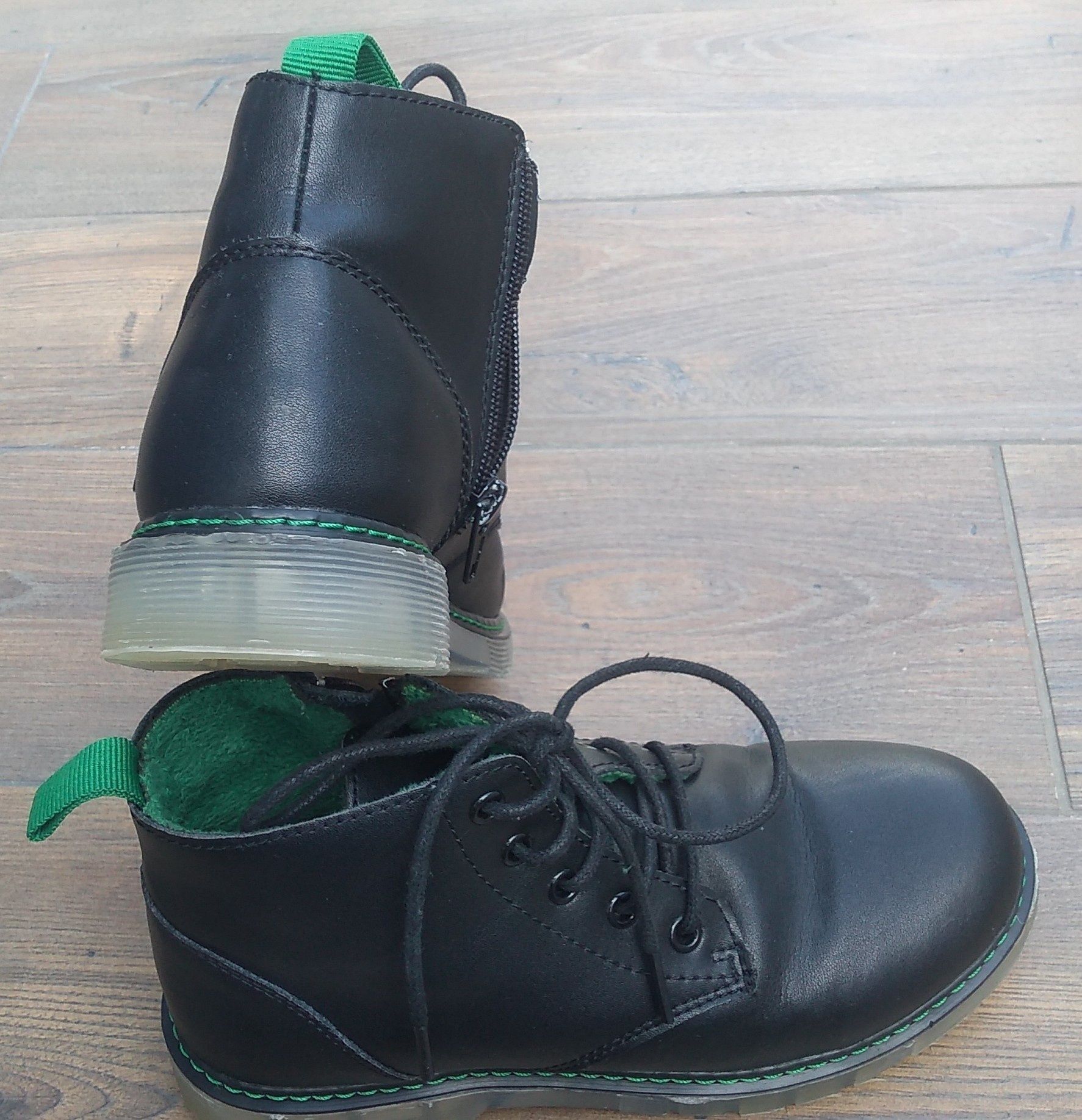 Reserved buty skórzane chłopięce trapery rozmiar 34, jak Martensy