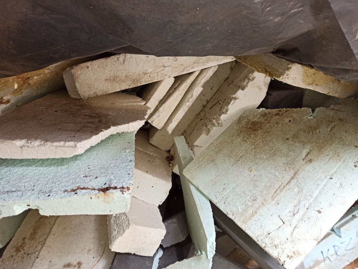 STYROPIAN pozostały po budowie
