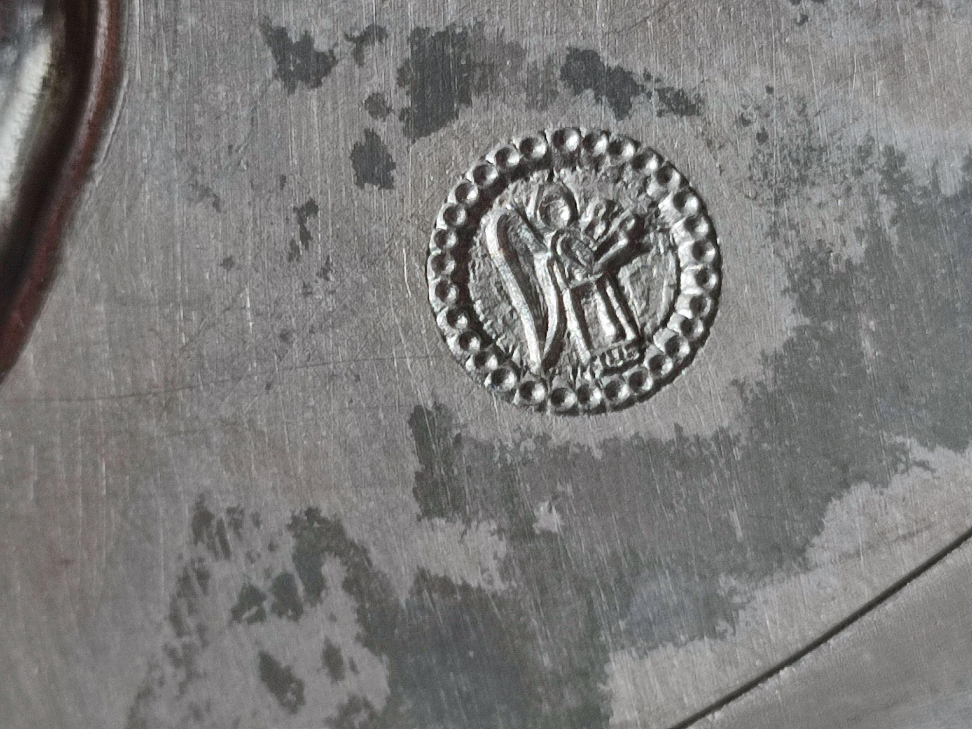 Patera cynowa na ścianę , konie