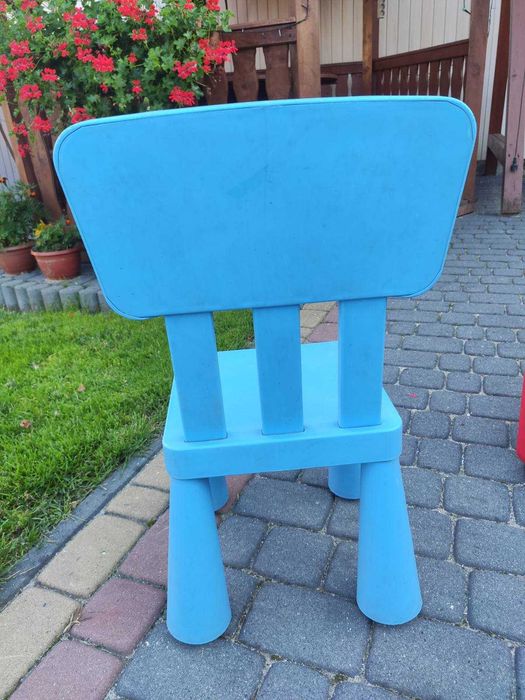 Czerwony stolik z niebieskim krzesełkiem, używane, IKEA, Mammut