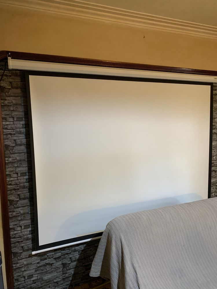Tela de Projeção Elétrica FONESTAR - 100'' Polegadas (2x1,50m) 4:3