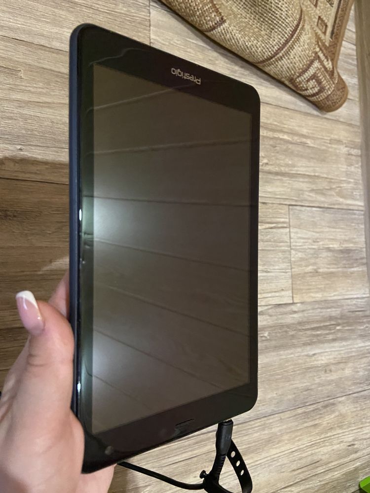 Планшет Prestigio G pro 8 2/16 gb 4G разбит экран