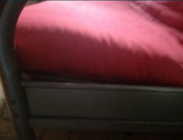 O Sofa cama com 2,00 larg.x 0,90 profundidade ,