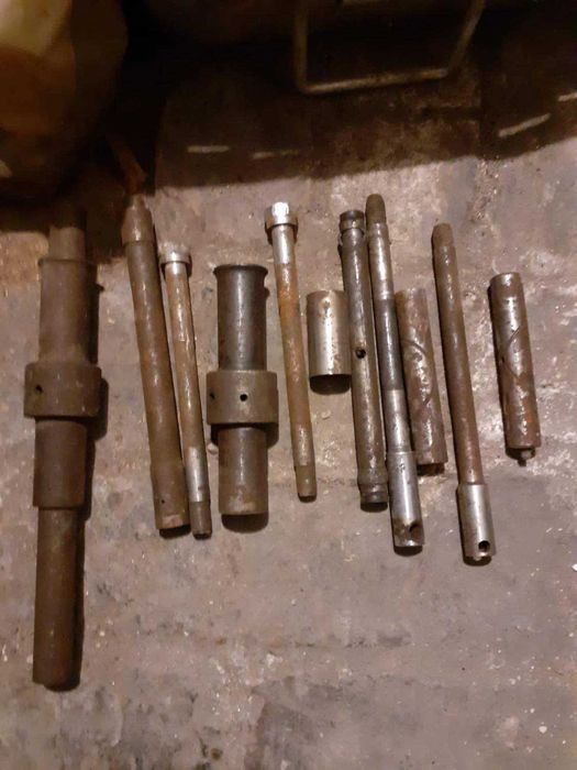 IŻ 49  tłoki i części