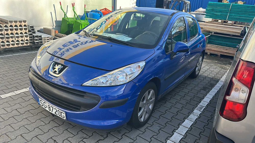 Tania i sprawna 207-ka + koła z oponami zimowymi