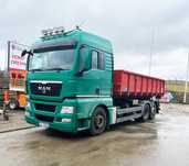 Usługi transportowe hakowcami Man TGX 26.440 i Iveco Eurocargo 120E18