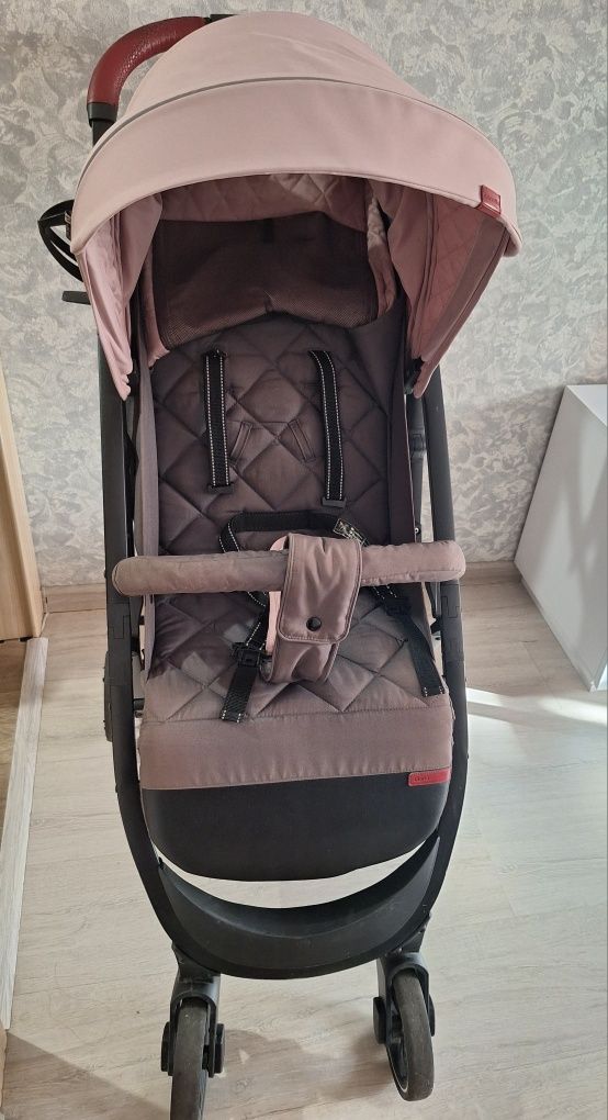 Коляска прогулочная Carrello