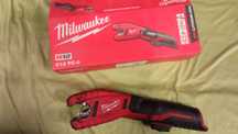 Obcinak rur miedzianych Milwaukee C12 PC-0 i nowa walizka