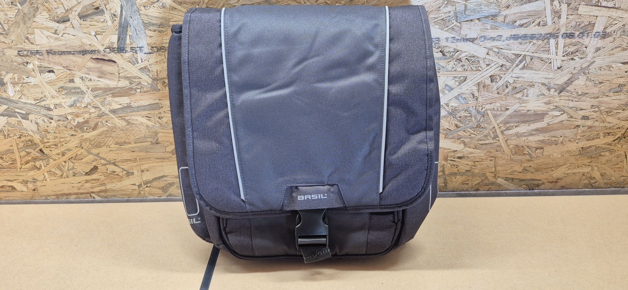 Sakwa rowerowa Basil Sport Design 18L.