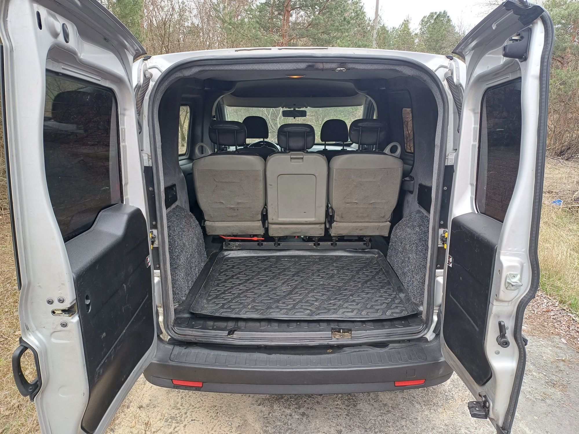 Опель комбо 2015 Opel Combo 1.3 2015