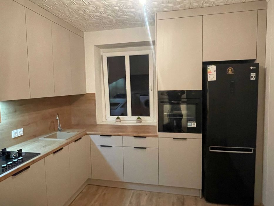 Meble na wymiar — szafy, garderoby, kuchnie  solidnie i z montażem