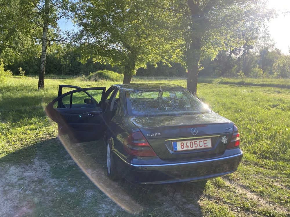 Mercedes Benz E211 Avangarde 2.7