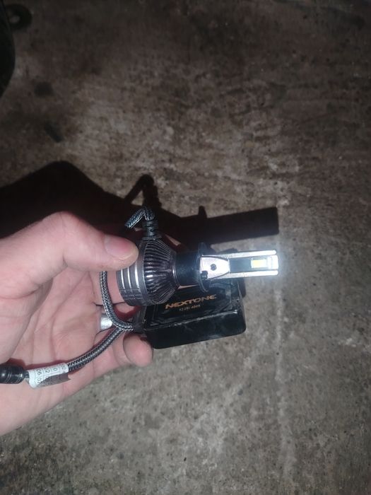 Лед лампа 60 ват одна