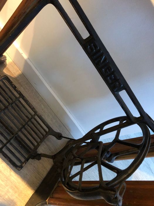 Maszyna do szycia stolik SINGER zabytek antyk z Włoch