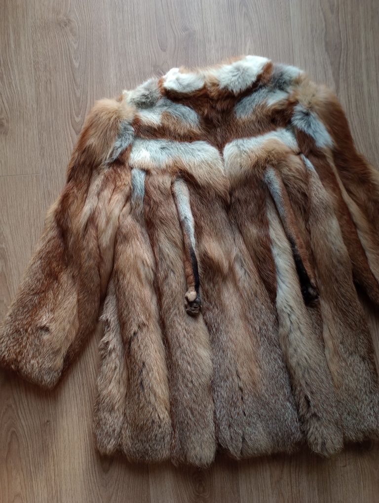 Futro naturalne z lisa rudego z łapkami krótkie grube vintage