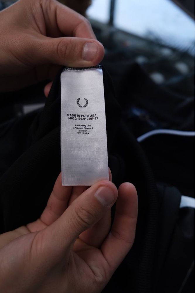 Олімпійка fred perry на лампасах
