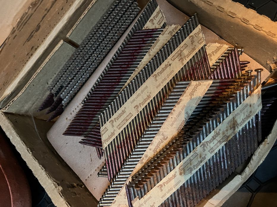 Gwoździe do gwoździarki5 tys sztuk 6x naboje gazowe