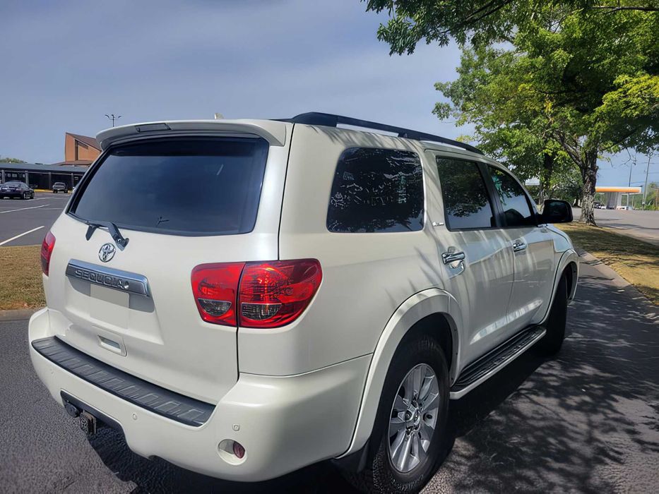 Toyota Sequoia      2014
