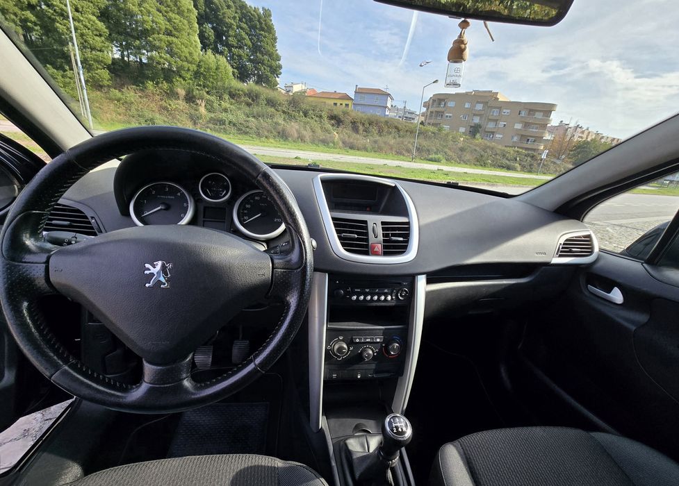 Peugeot 207 1.6hdi 5 lugares
