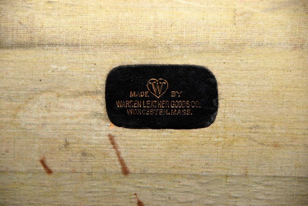 Zabytkowa stara skórzana zgrabna walizka podróżna kufer z Ameryki