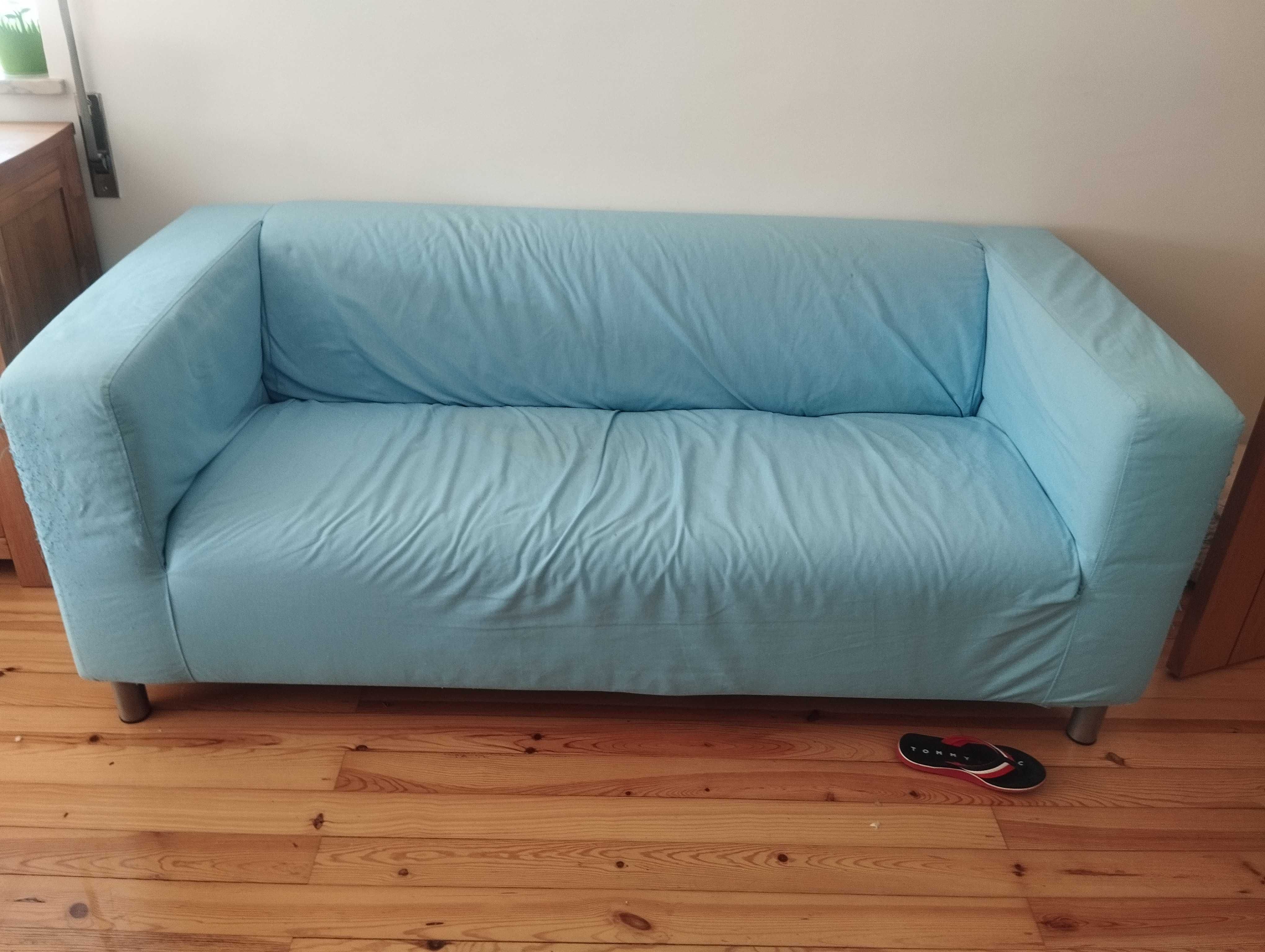 Sofá azul do IKEA