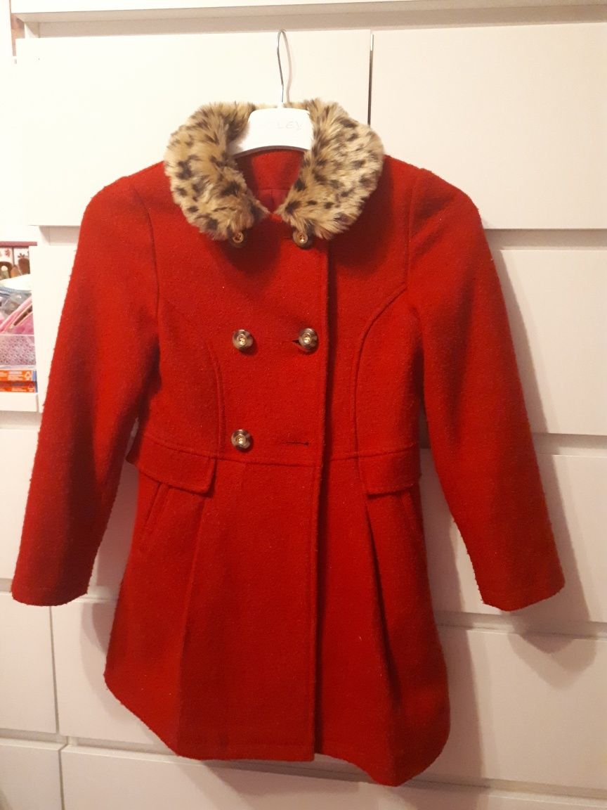 Płaszcz czerwony z futerkiem panterka 128 134