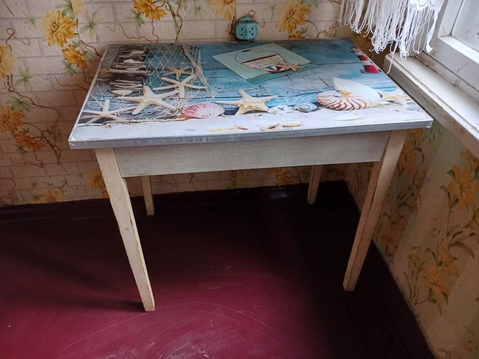 Продам шифонер, стол, стол книжку